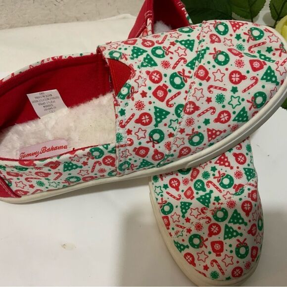 TOMMY BAHAMA FOOTWEAR SHOES FLATS CHRISTMAS EDITION WREATHS TREES CANDY CANES 7 - Picture 10 of 11